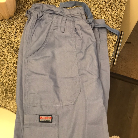 Cherokee blue scrubs - Picture 3 of 3